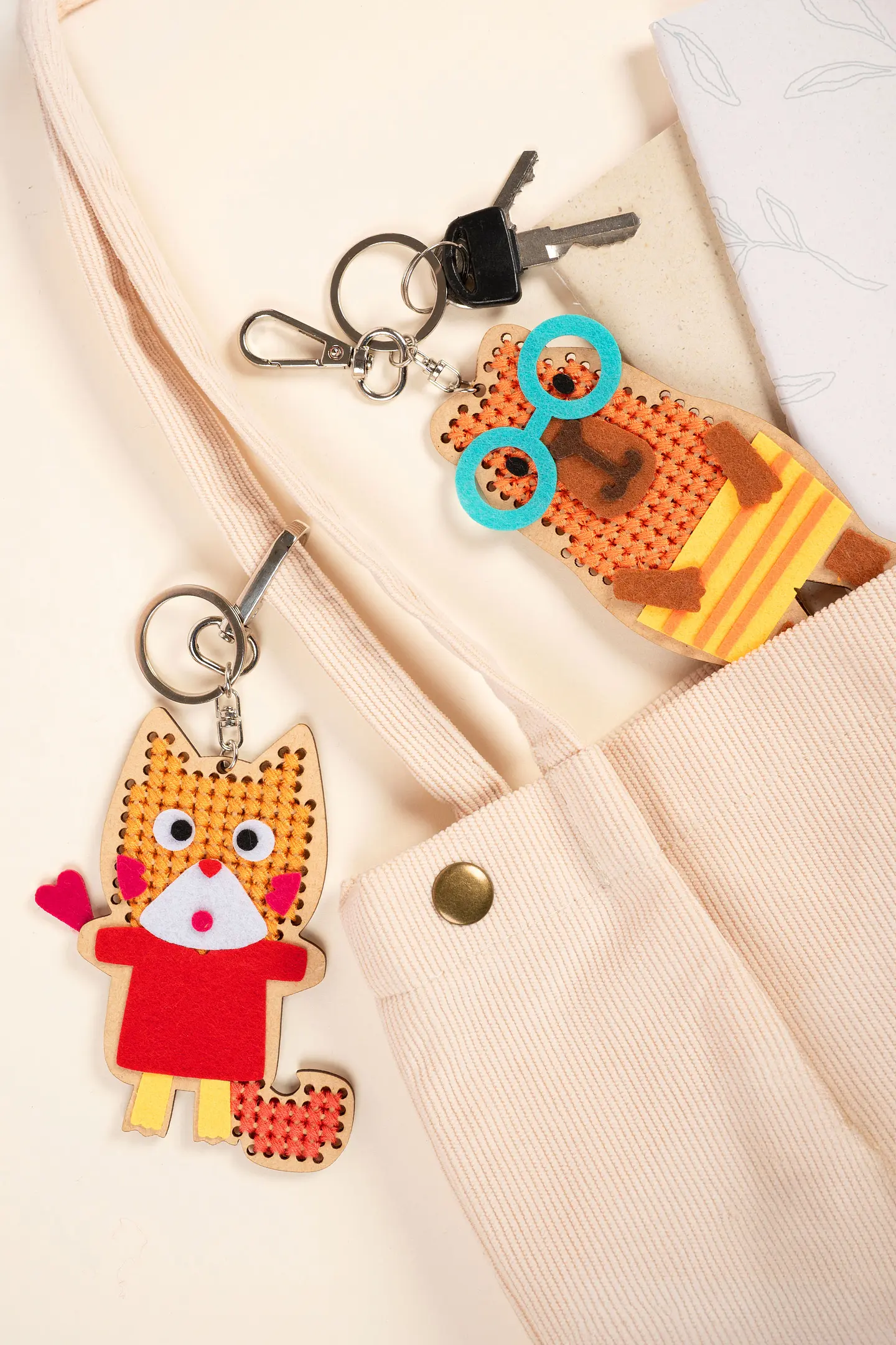 Mini & Maxi - Kit ponto cruz para crianças (porta-chaves) - Image 2